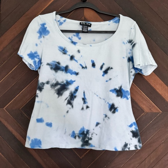 D.F.A. new york Tops - Women's Blue Tie-Dye Top handmade